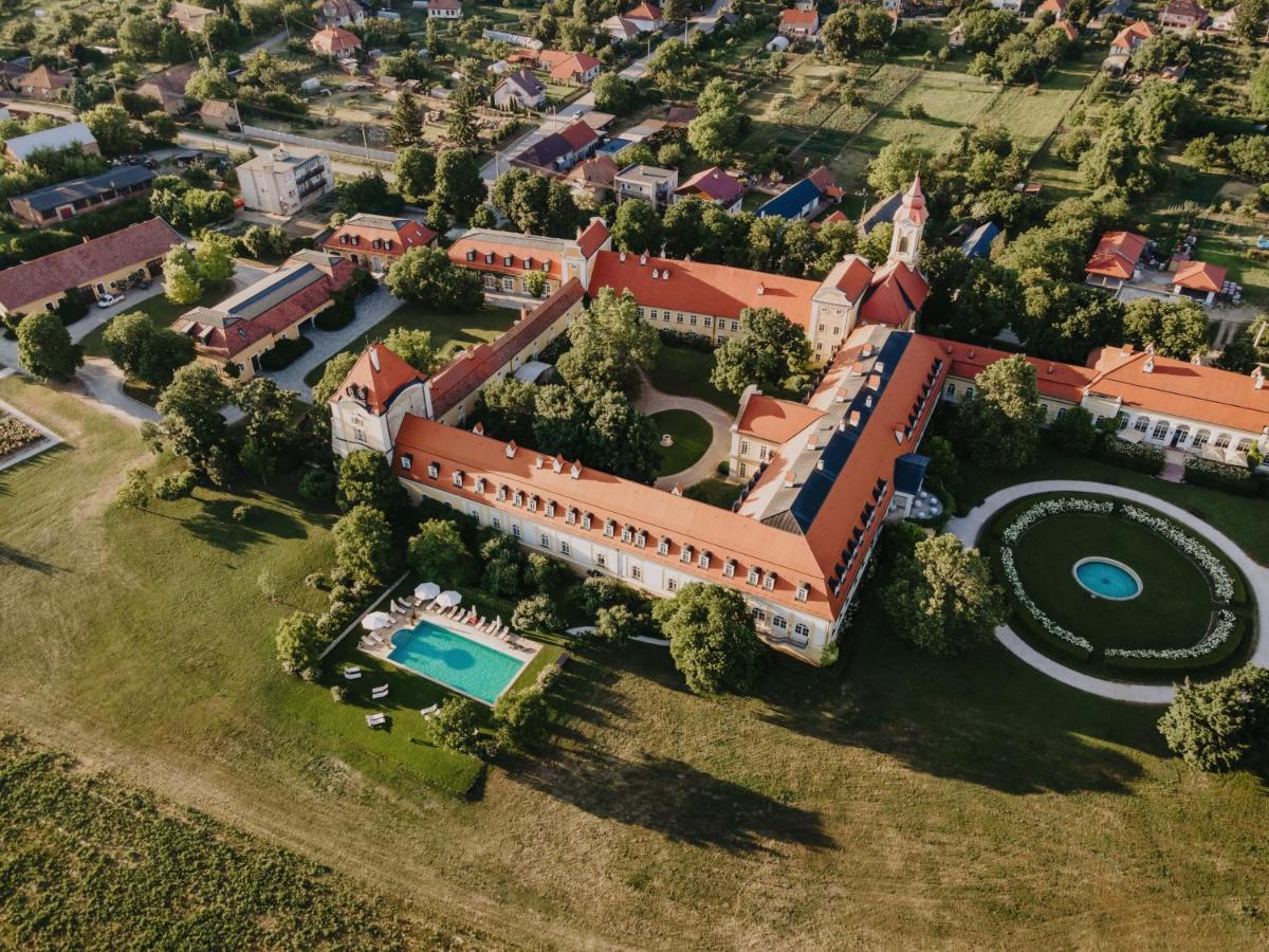 Hotel Chateau Bela Exteriér fotografie